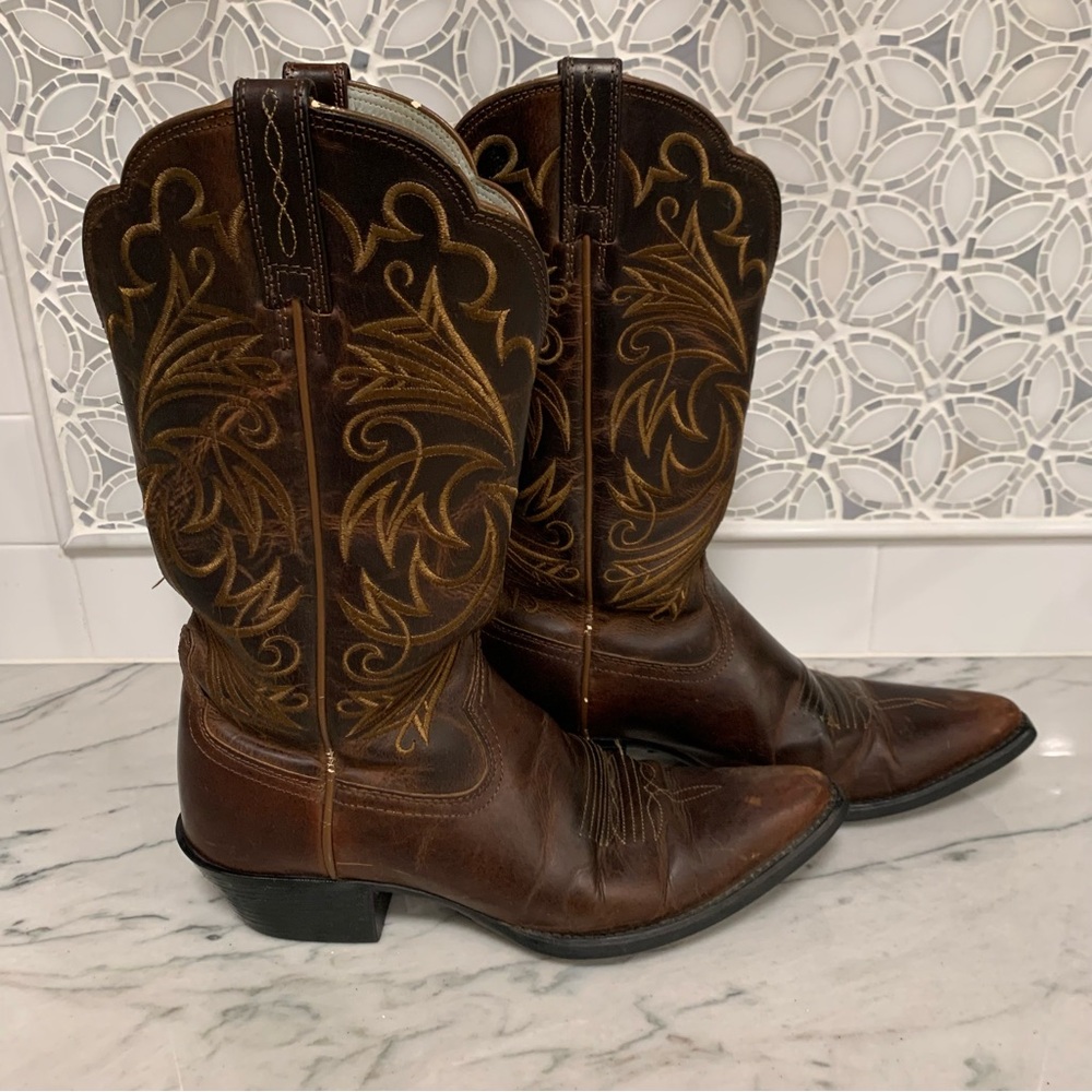 Women’s Ariat Leather Cowboy Boots, Style 15728, Size 6.5.